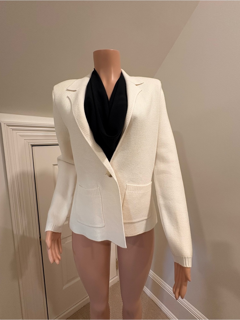 L'AGENCE Cream Knit Single-Button Blazer